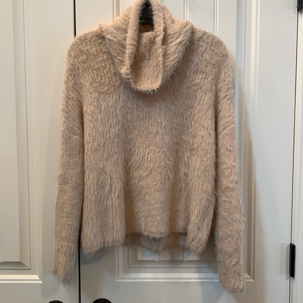 EXPRESS Blush Fuzzy Cozy Sweater S